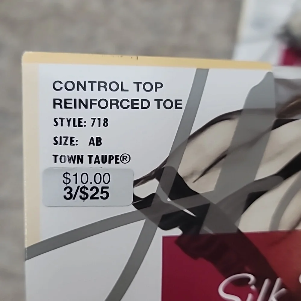 Hanes Silk Reflections Silky Sheer Women's Tights - Town Taupe
